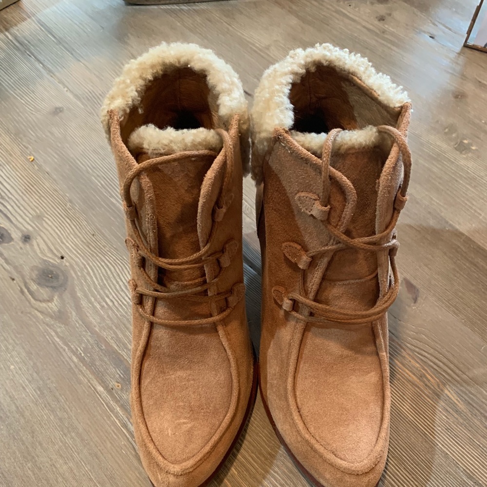 Ugg Suede and Sherling camel boots 👢